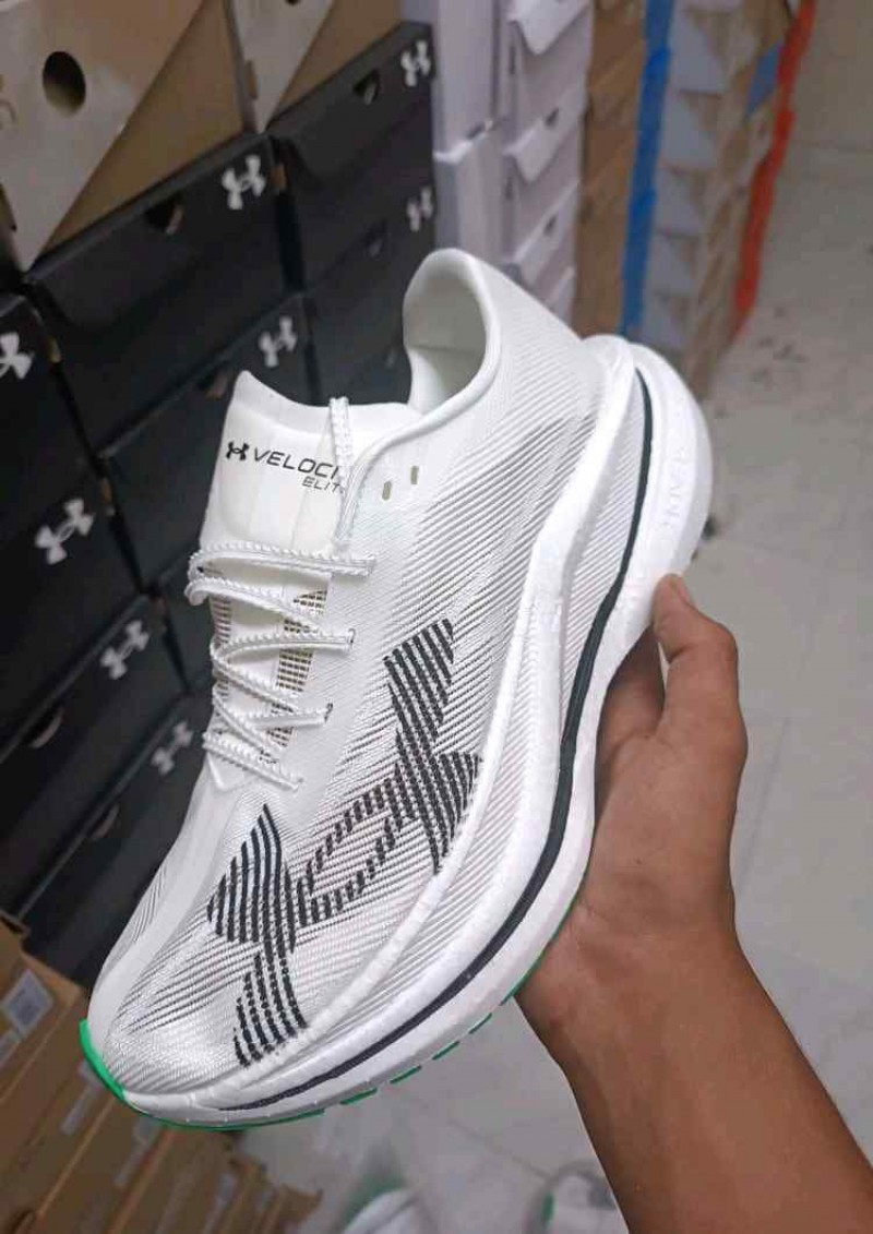Underr Armour Velociti Elite 3 White 2626