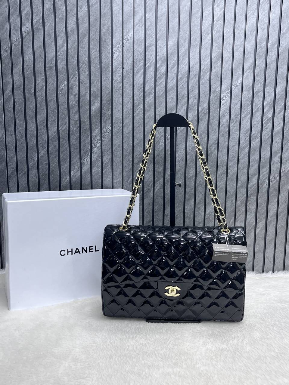 Chennel_Jumbo_Extra_Large_Size_Patent_Leather_ShoulderBag_With_OriginalPacking