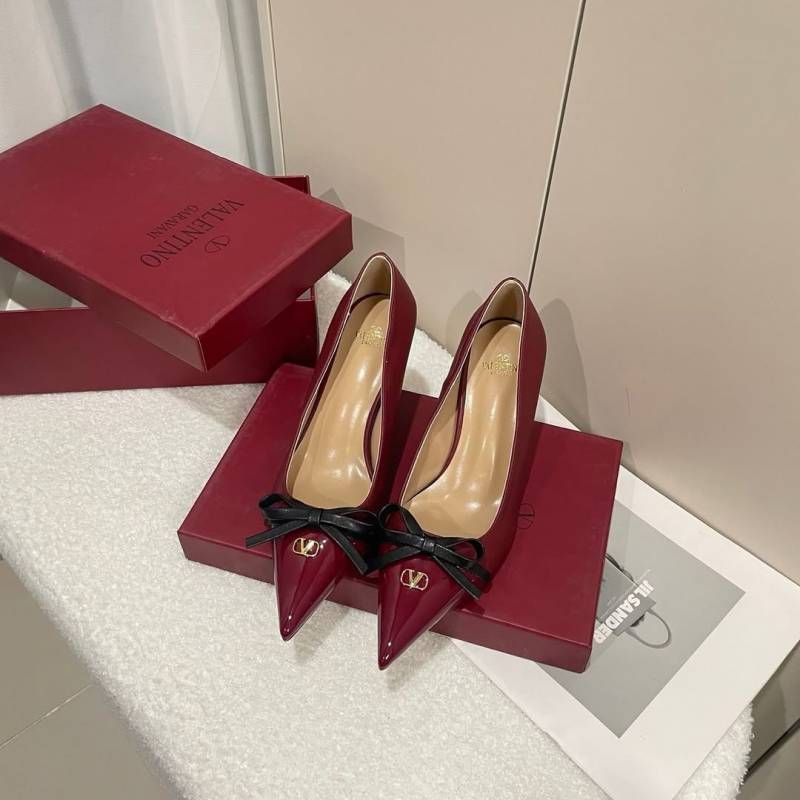 Valentyno_Pump_Heel_Elegant_Womens_Wine_Patent_Leather_With_Black_Knot_With_OG_Box_&_Carry_Bag_933-V9_Wine