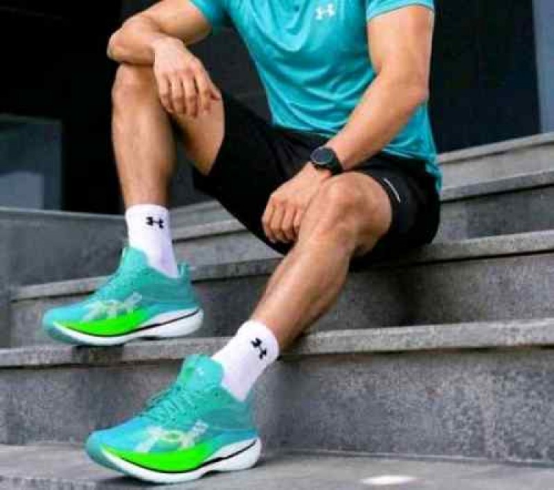 Under Armouurr Velociti Elite Bright Green 749