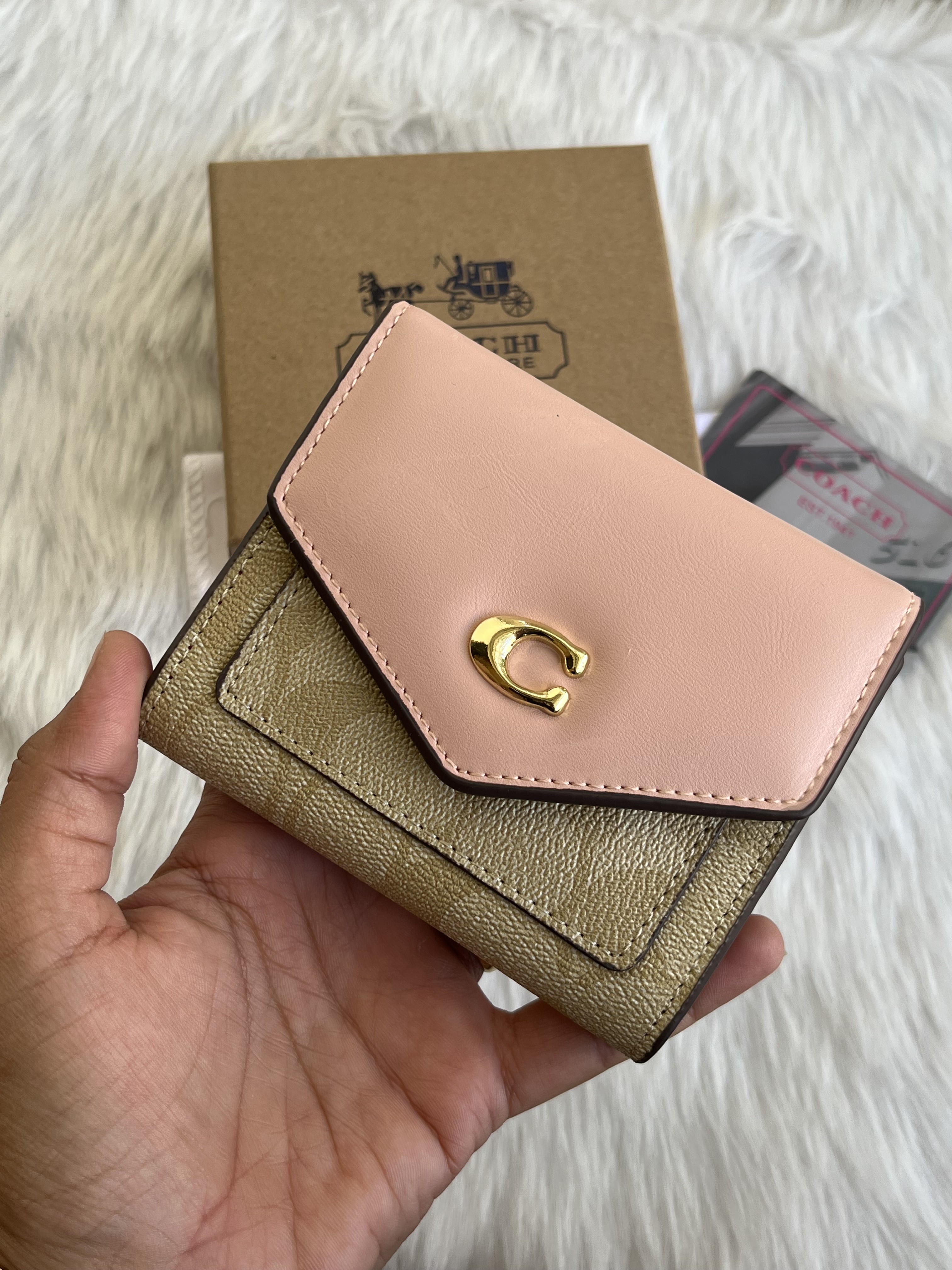 Coatch_124_3_Fold_Wallet_With_OriginalBox_DustCover_Card
