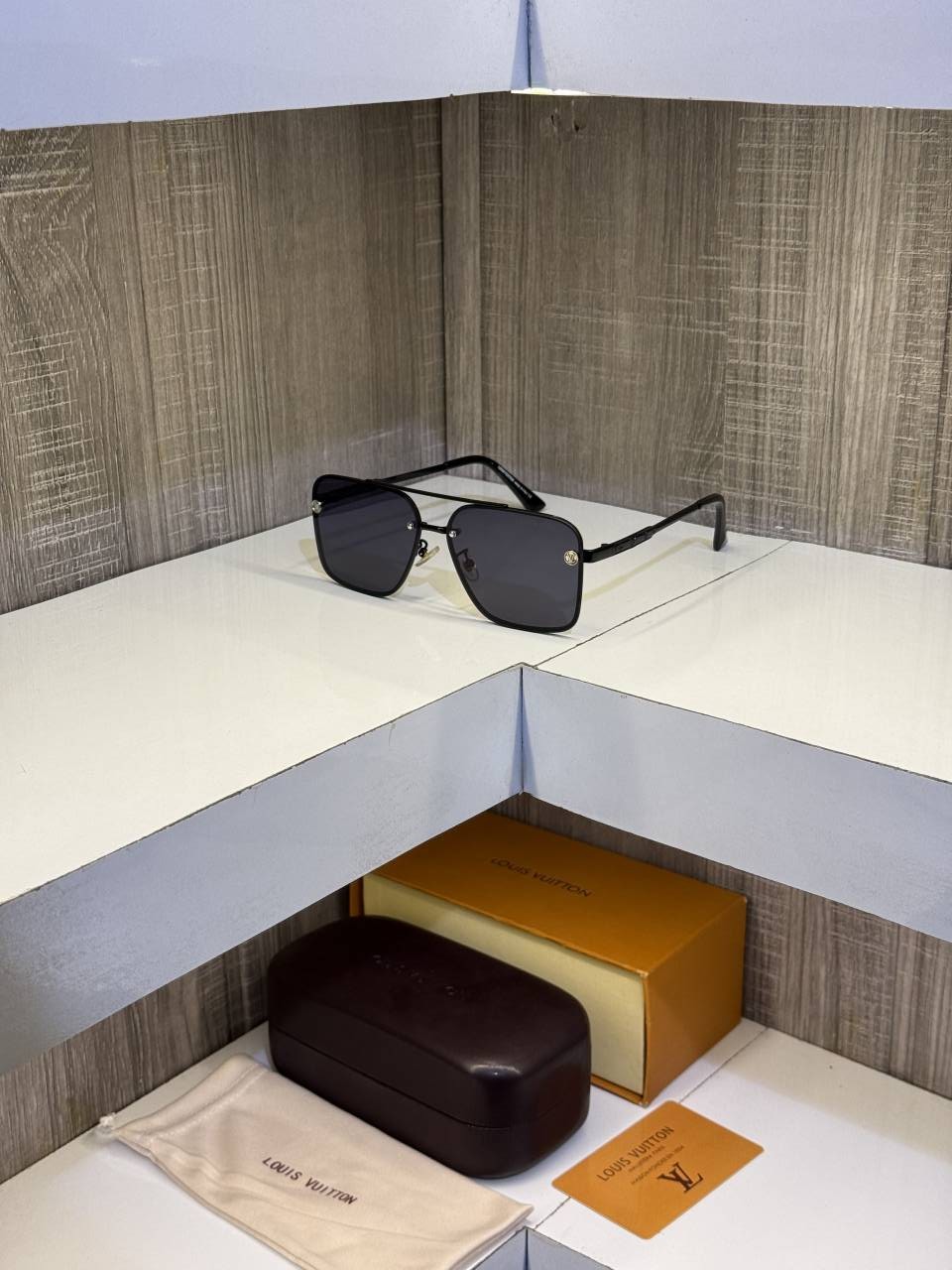 Loius Vutton 22286 Premium sunglass