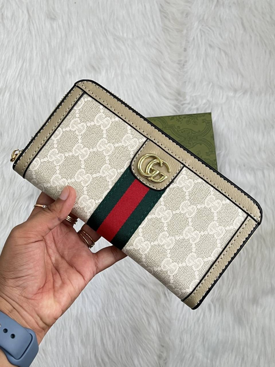 Guchi_90_White-Apricot_Ophidia_Zippy_Wallet_With_Green_Original_Box