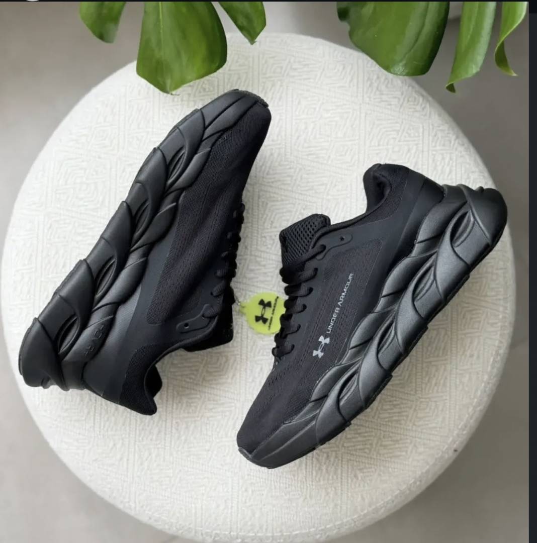 Under Armou Halo Racer Running Black