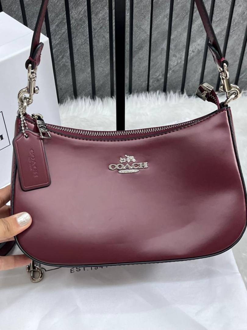 Coach_Teri_Wine_ShoulderBag_With_OriginalBox_DustCober