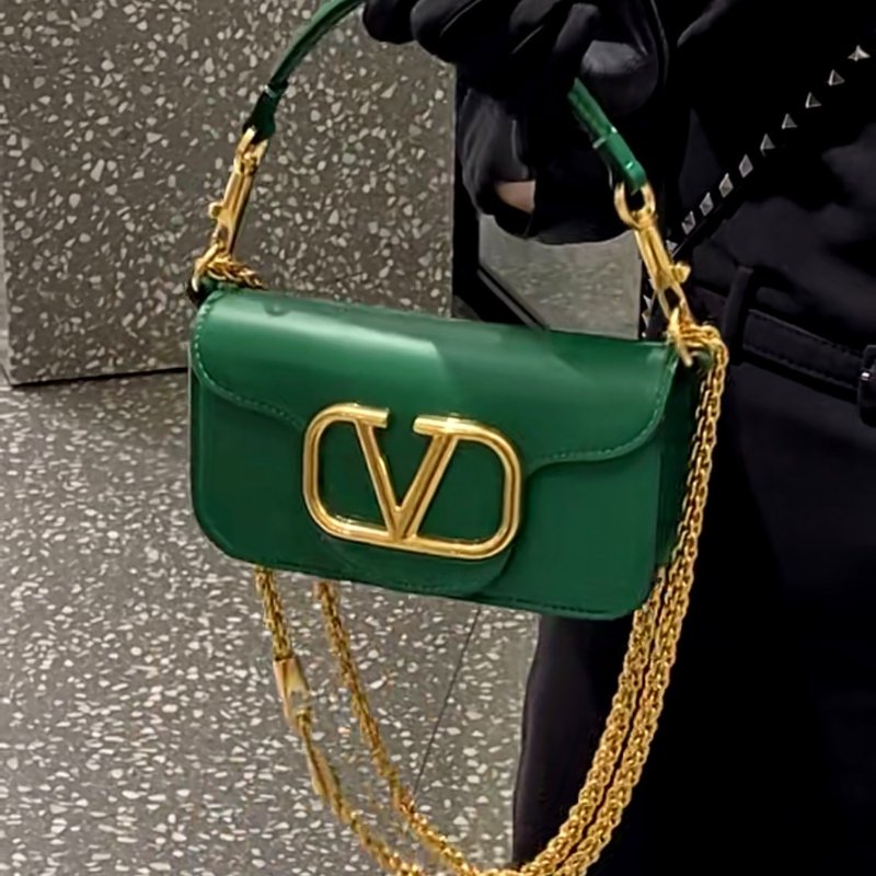 Valentino_V_Lock_white_Small_With_OriginalBox