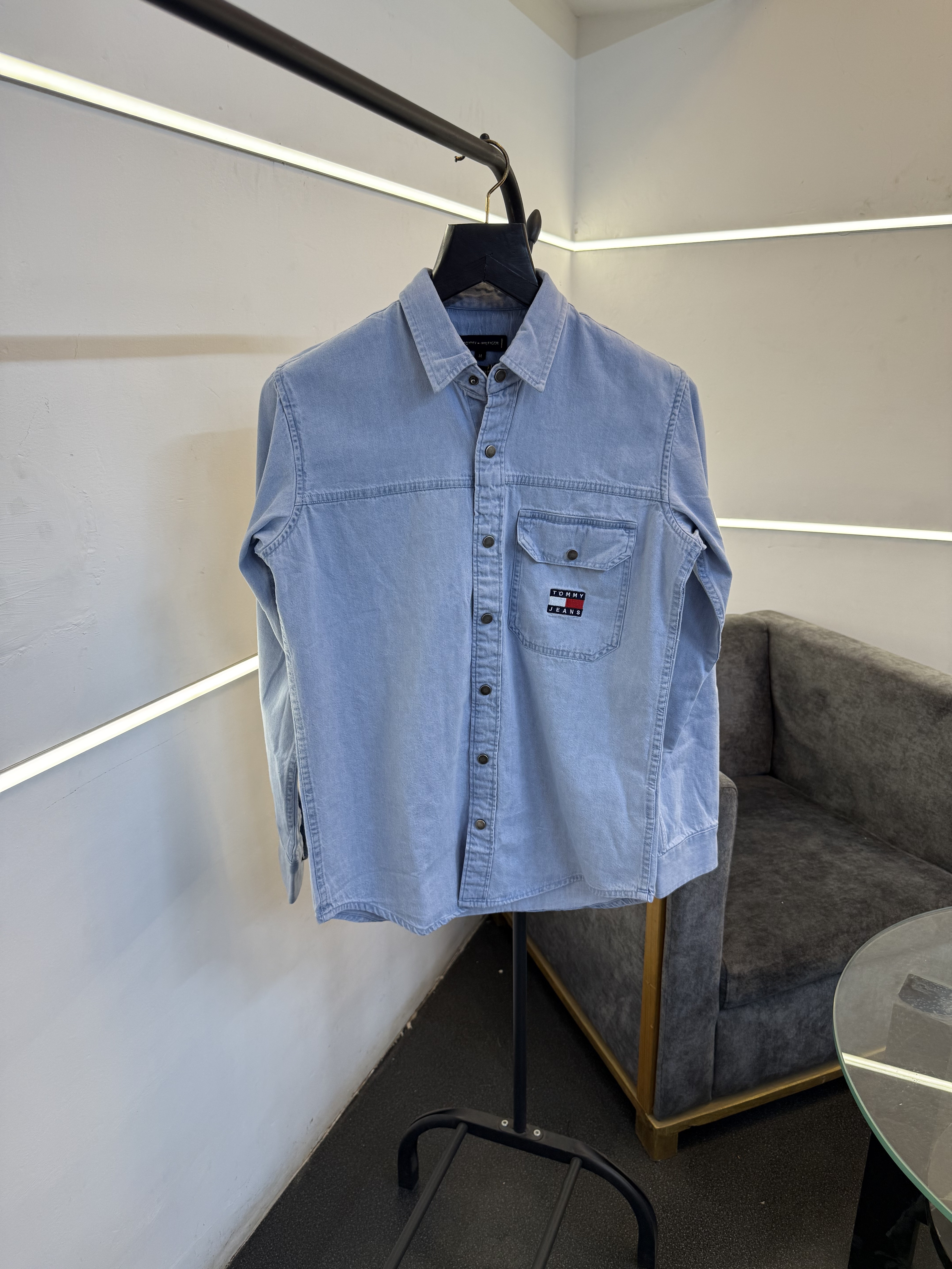 Tommy hilfigar sky blue denim shirt with front pocket and embroidery logo