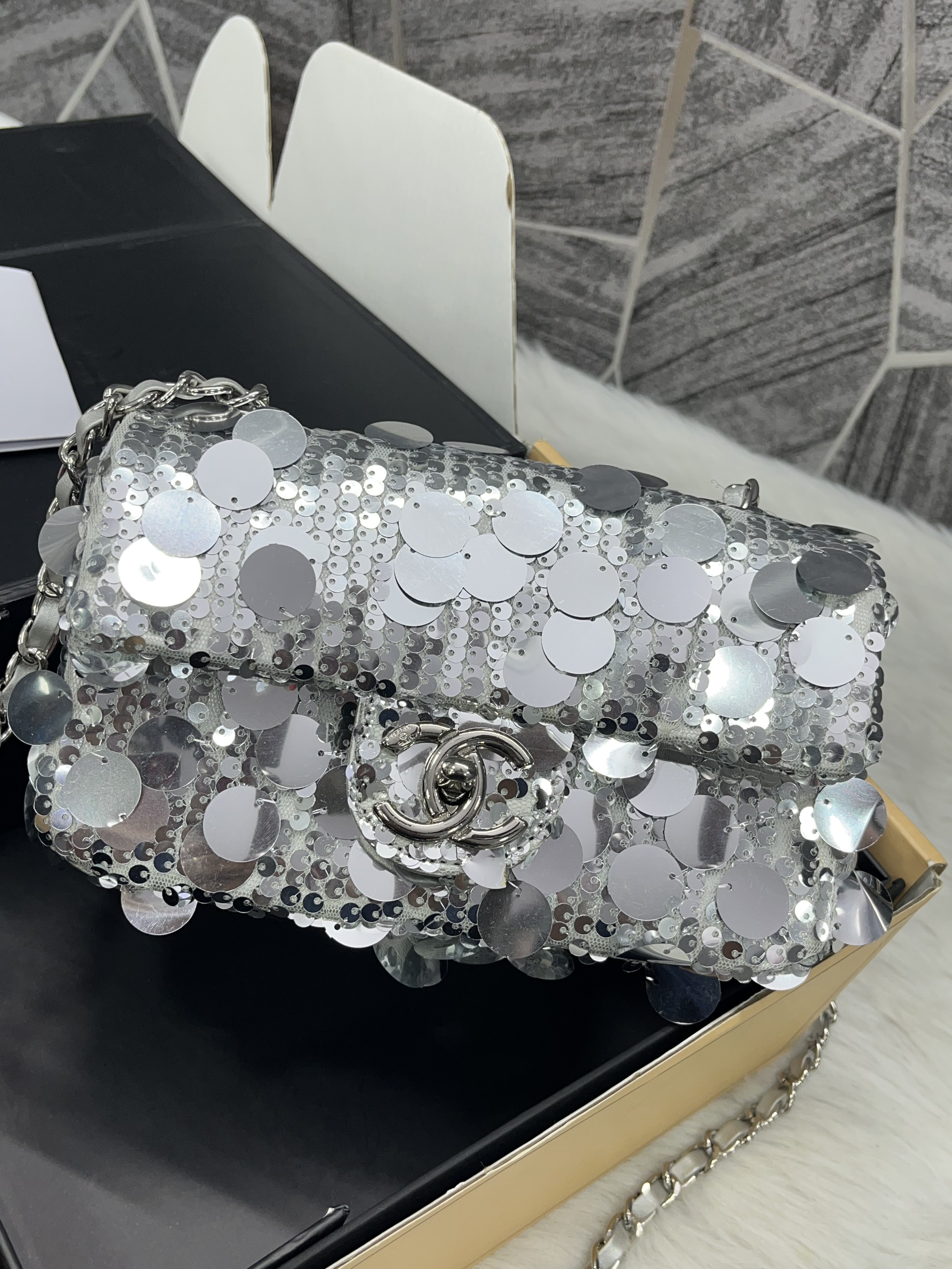 Chennel_Sequin_Silver_Flap_Party_Bag_With_DoubleBox_Premium