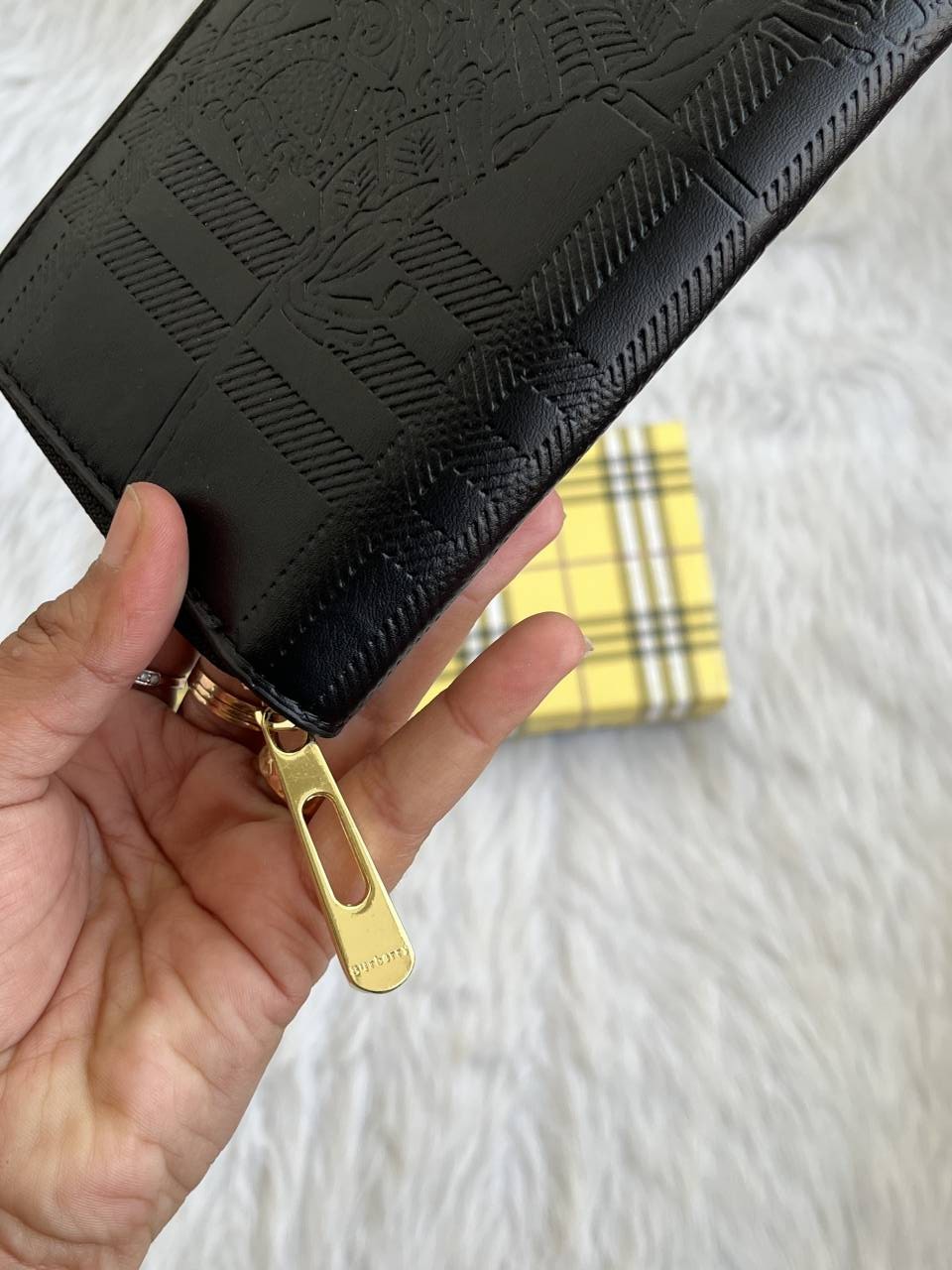 Burbery_139_Zippy_Wallet_With_OriginalBox