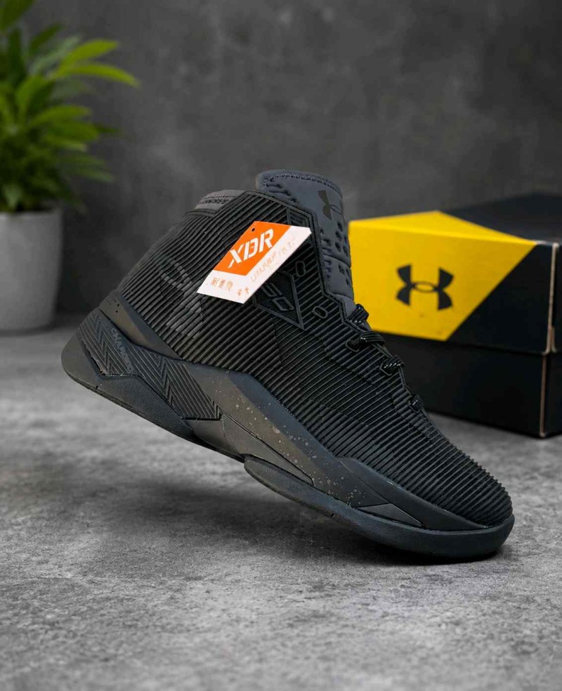Underr Armour Curry 2.5 Triple Black 6107
