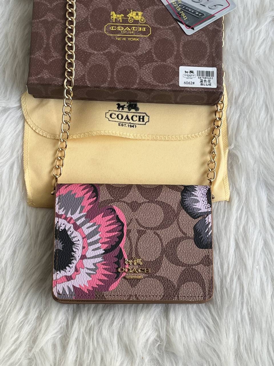 Coacch 122 ApFlower ChainOnWallet With OriginalBox DustCover BrandCard