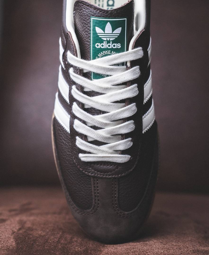 Adiddas Originals Samba OG sneakers in dark brown and white