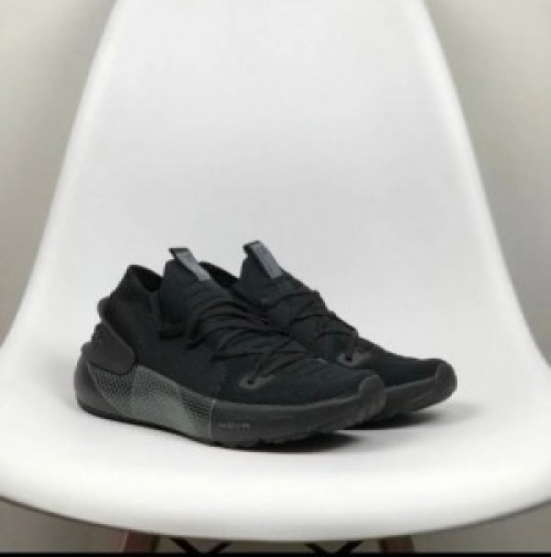 Under Armor Hovr Phantom 3 All Black