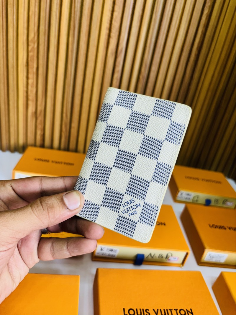 171 LV LOIUS VUTTON WHITE PREMIUM QUALITY CARD HOLDER