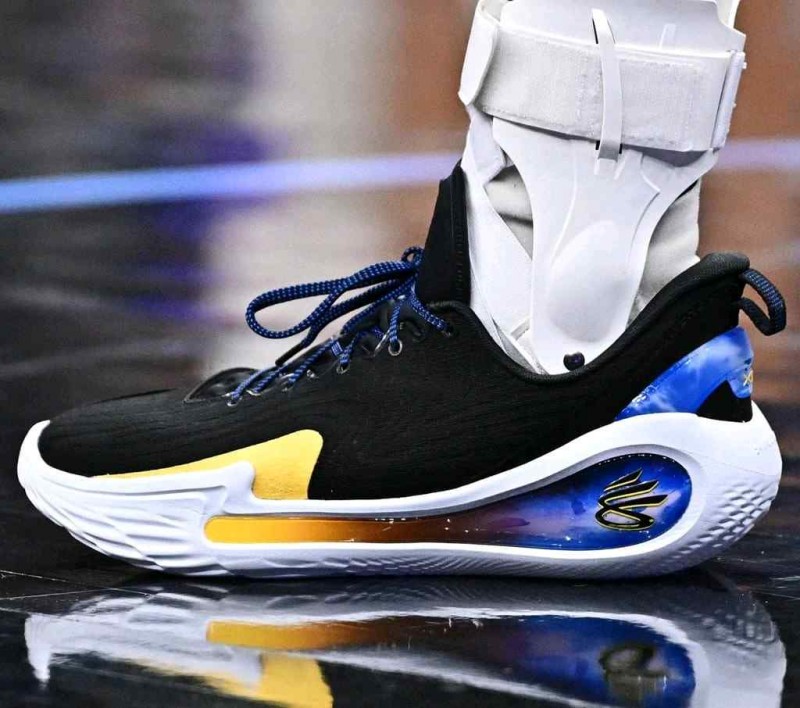 Under Armorr_Curry_12 Dub_Nation