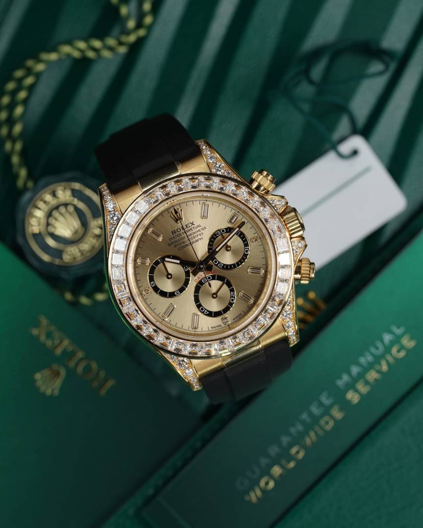 Rolex Oyster Perpetual Daytona Chronograph Gold video