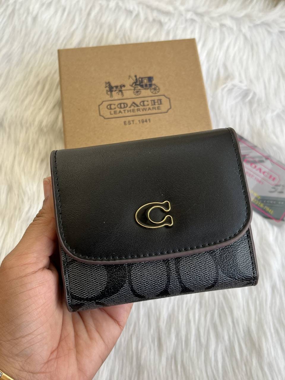 Coatch_115_Trifold_Wallet_With_OriginalBox_DustCover_Card