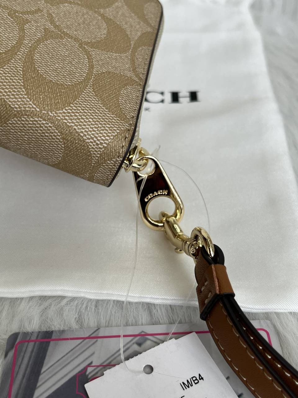 Coatch_10-3_Premium_quality_zipper_Wallet_With_Box_Tags_DustCover_Highend_Quality