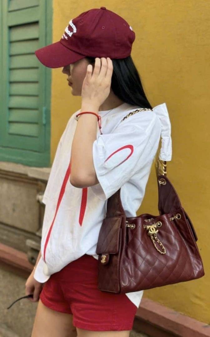 Chennel_25_Medium_White_ShoulderBag_With_OriginalPacking_Highend_NoReturn