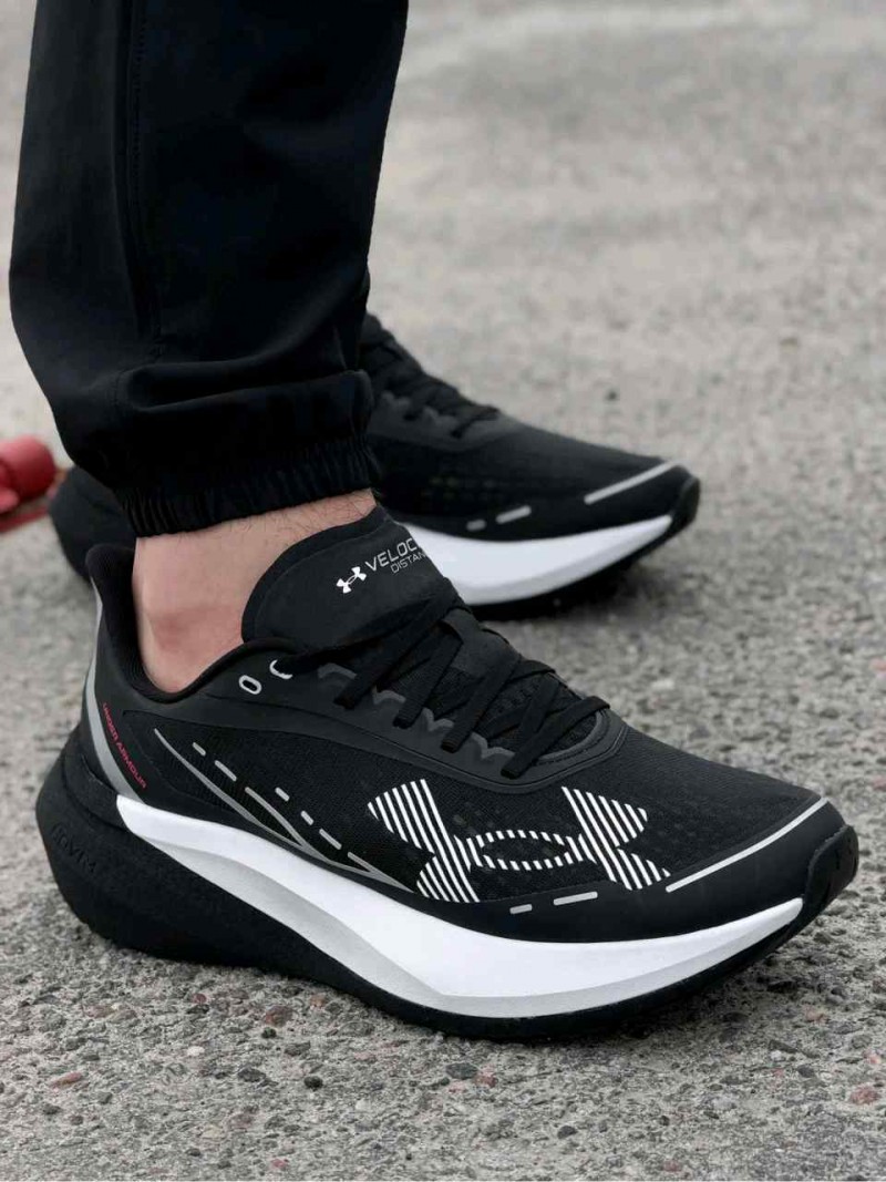 Underr Armourr Velociti Distance