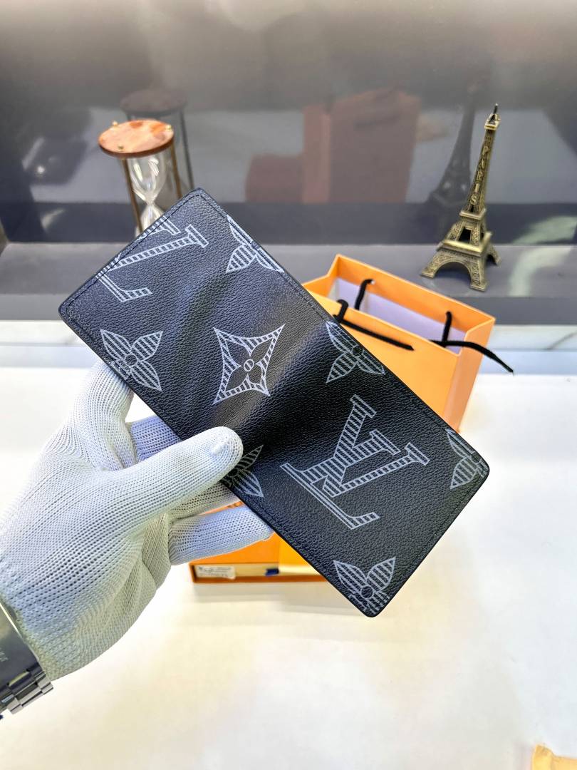 Loius Vuittion Black Premium Quality Wallet Fa 880