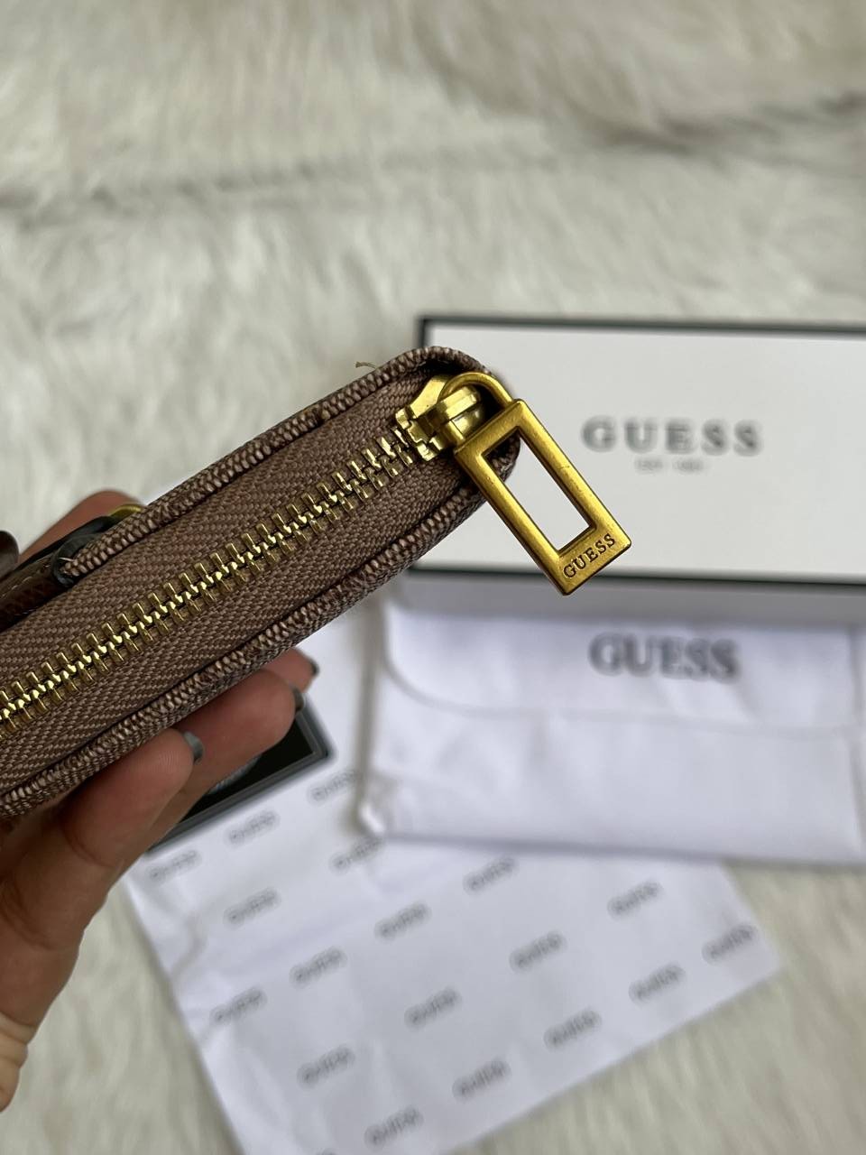 Guess 006 Light Apricot Long Wallet With Original Box DustCover Card Packaging