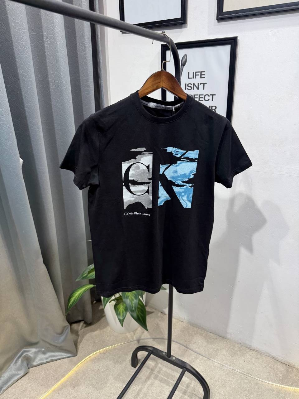 Calvin klei imported round neck tshirt black