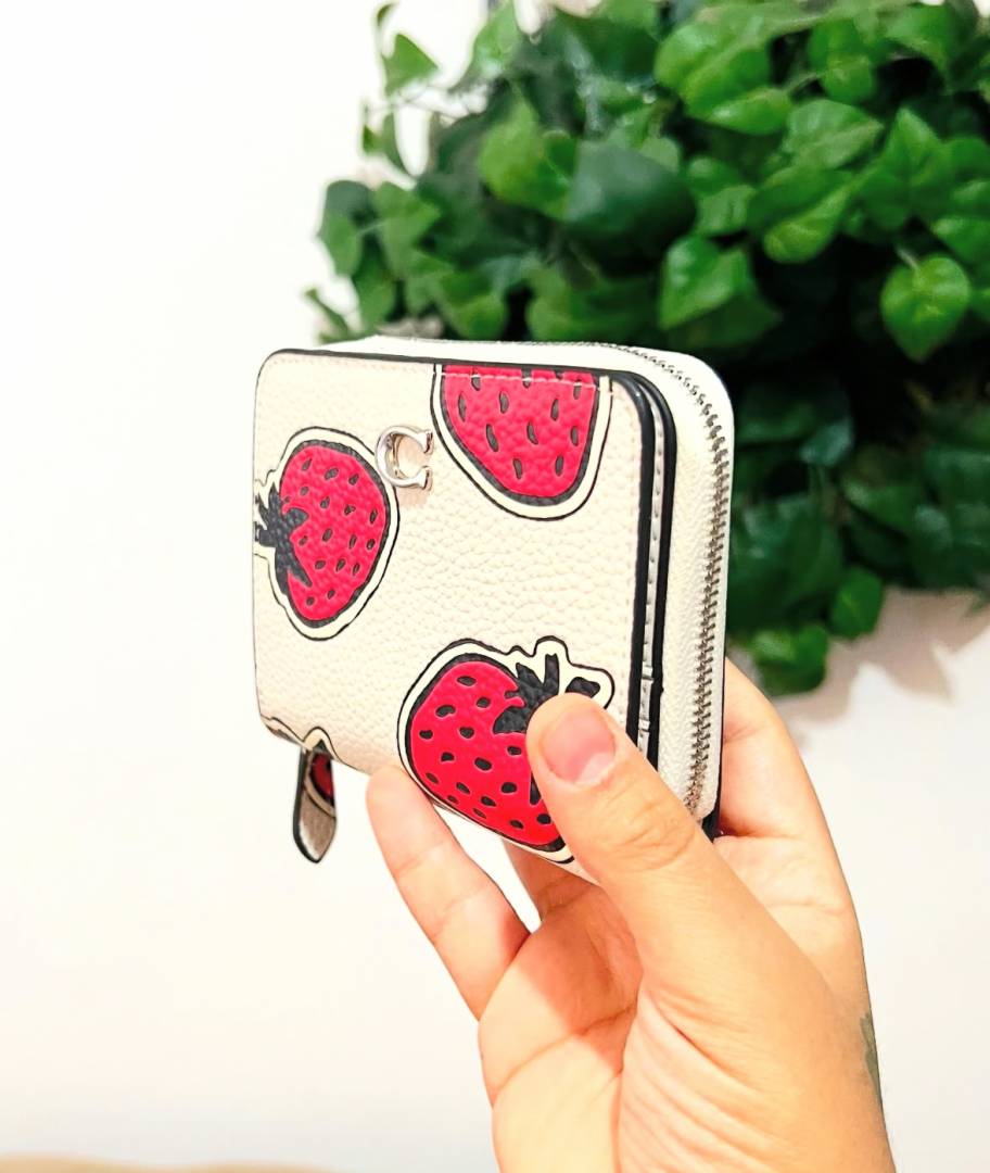 Coach_Premium_Strawberry_Emboss_Highend_Wallet_With_OriginalBox_DustCover_Packing