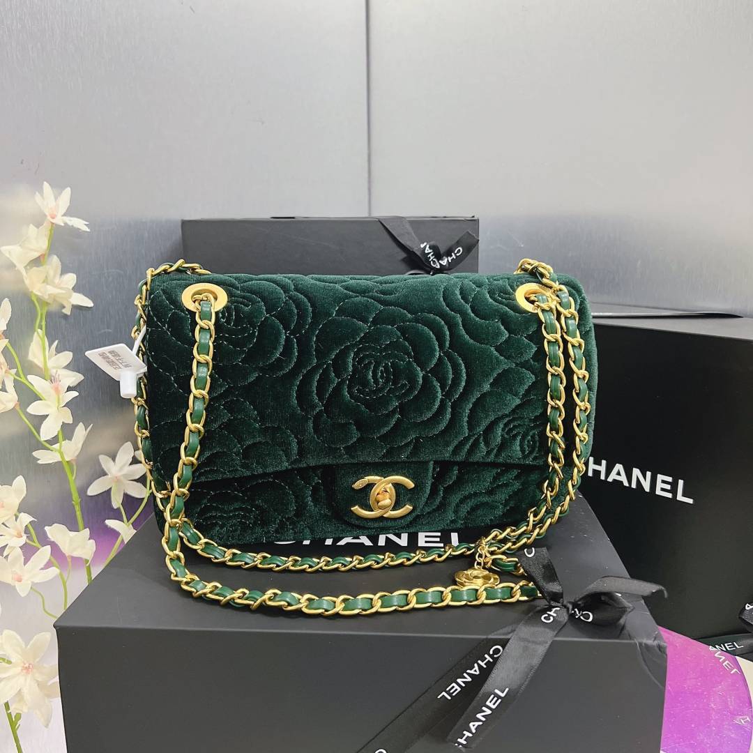 Chennel_Velvet_Camellia_Flower_Premium_Limited_Edition_Bag_With_Dust_Bag_(Green-694)