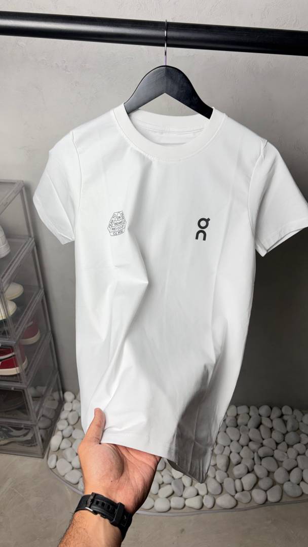 On Clou_d Premium T-Shirt 2131. Sale offer VS1000