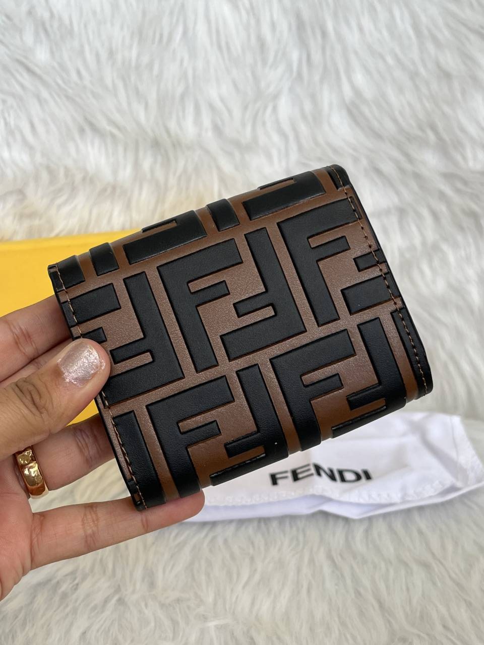 Fendy_F1_Woman_Wallet_With_OriginalBox_DustCover_Brandcard