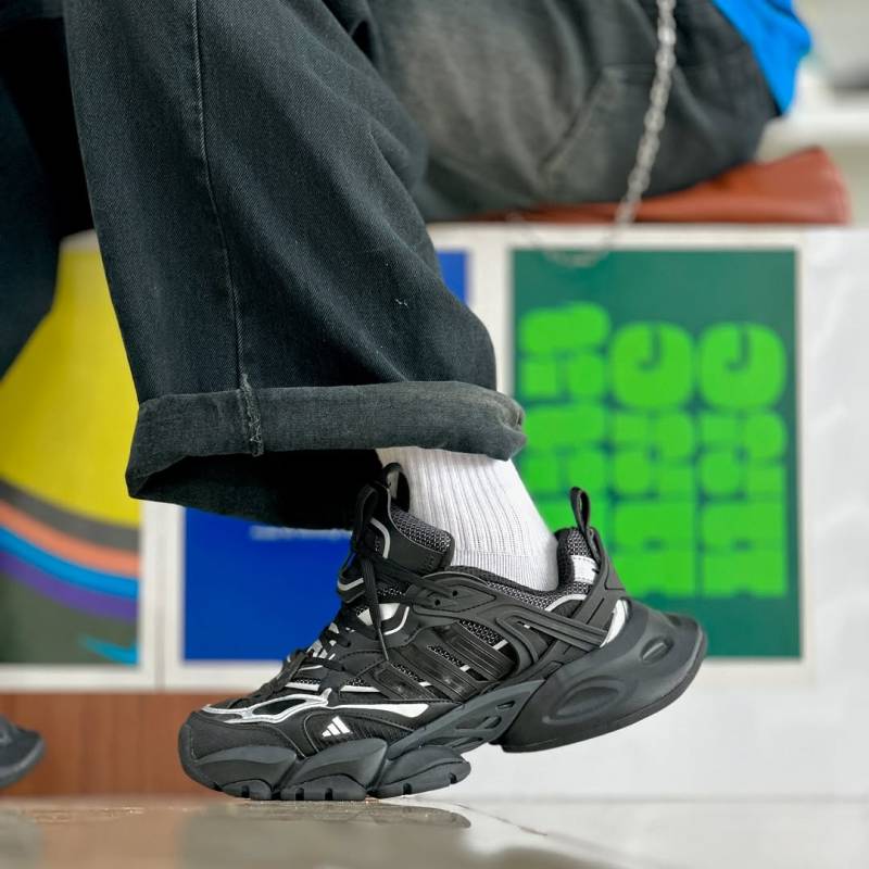Adidas_Vento_XLG_Runner_Deluxe_Black