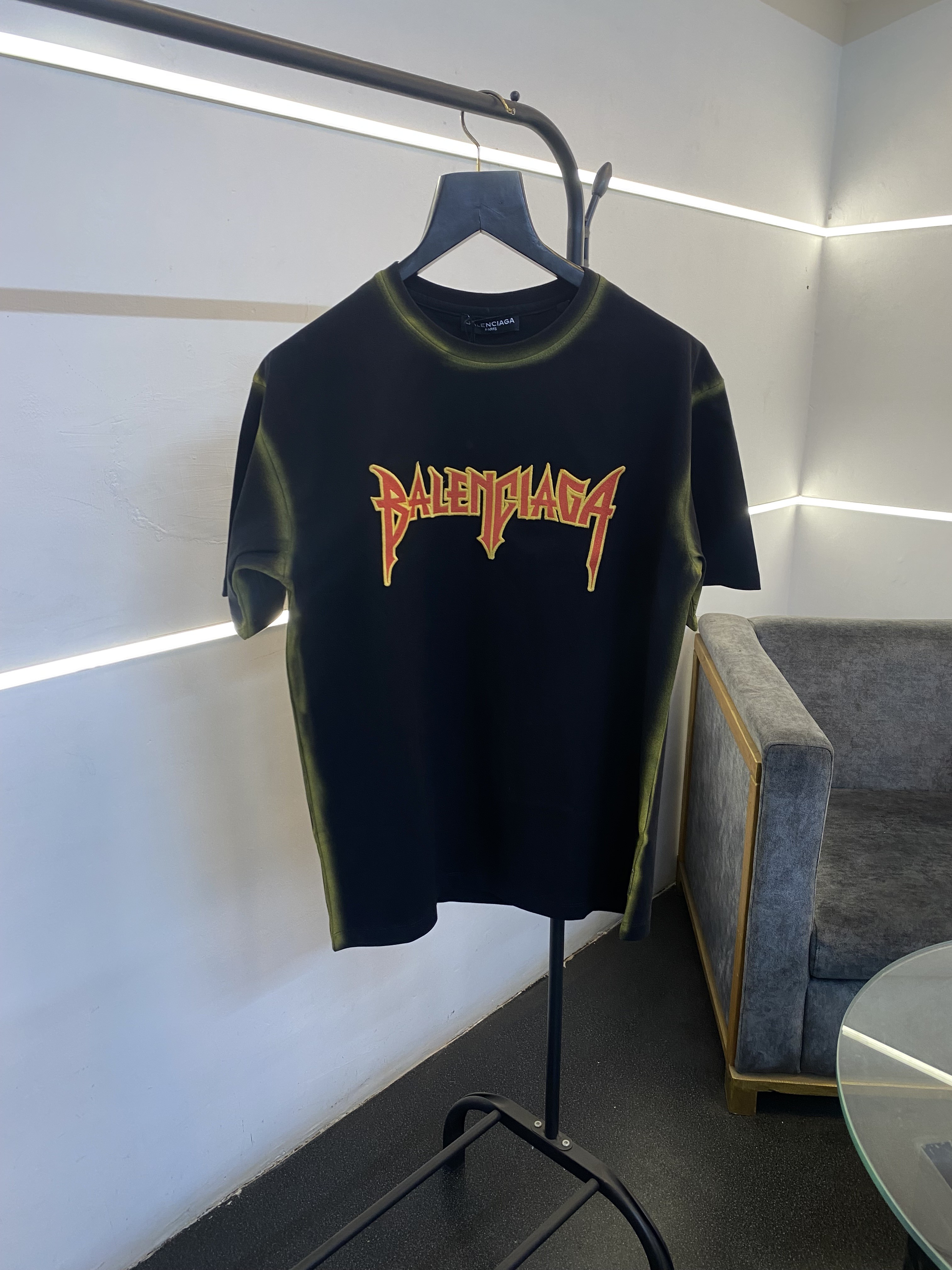 Balenciag a over size spray print with embroidery logo imported tshirt black