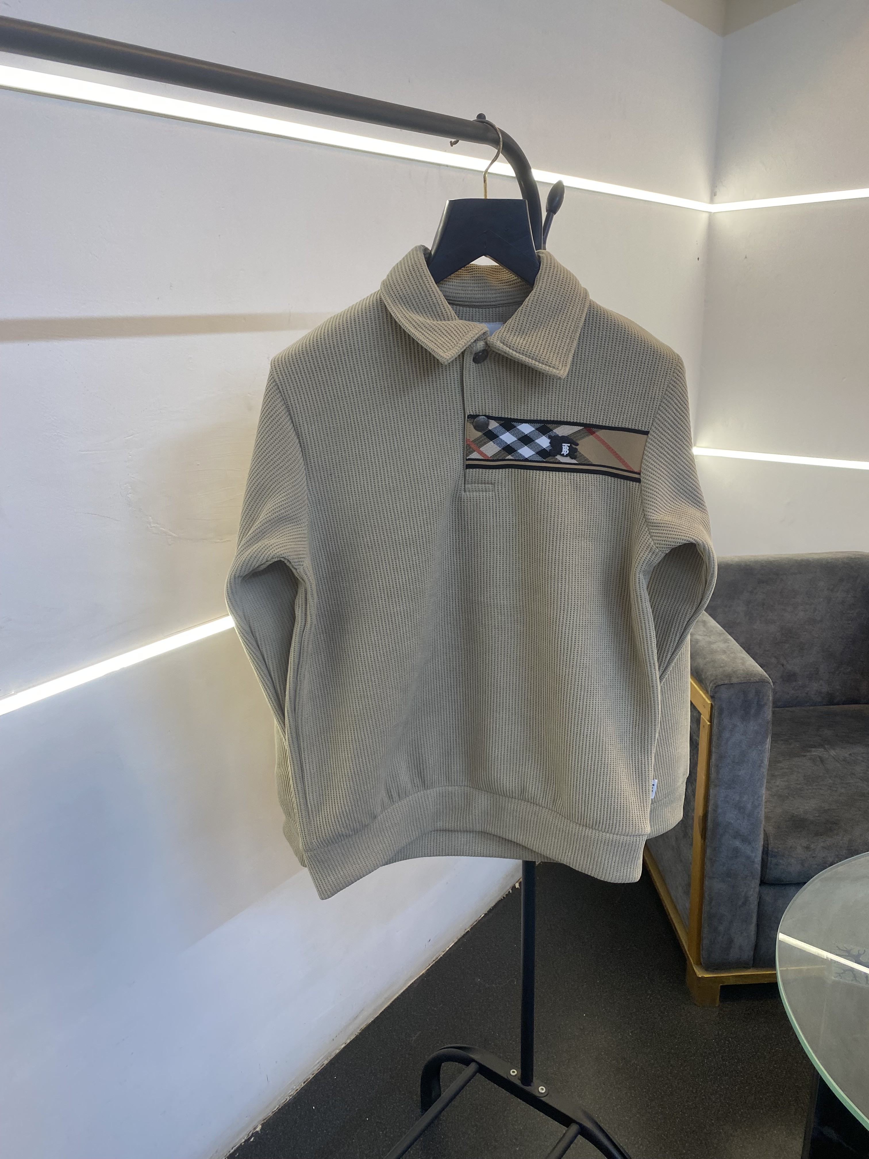 Burbery self knitted imported sweatshirt with brand strip metal logo and brand buttons beige