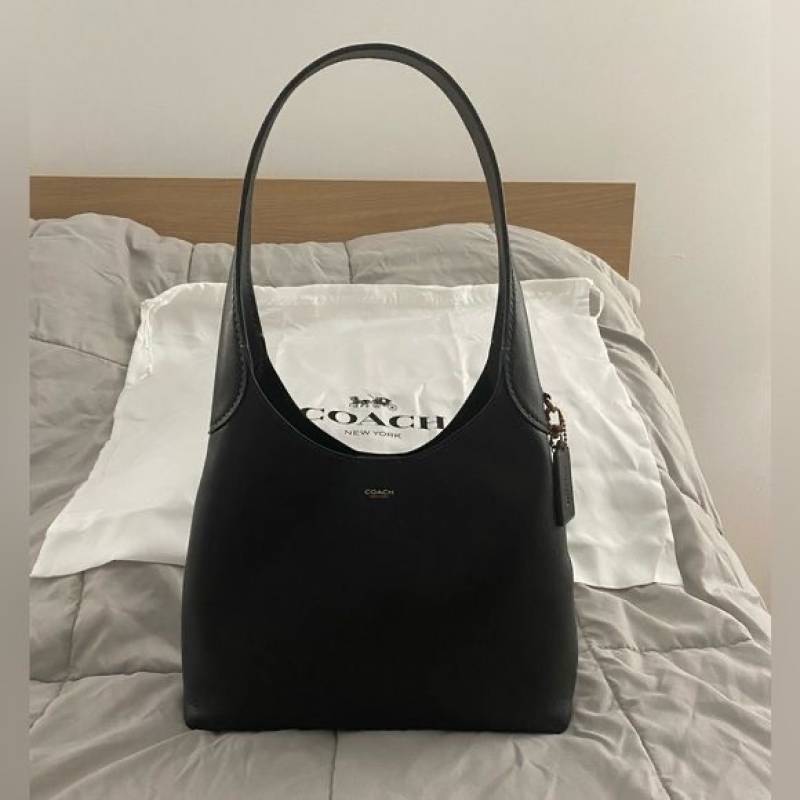Coacch Brooklyn 28 Hobo Tote With OriginalDustCover & Tags