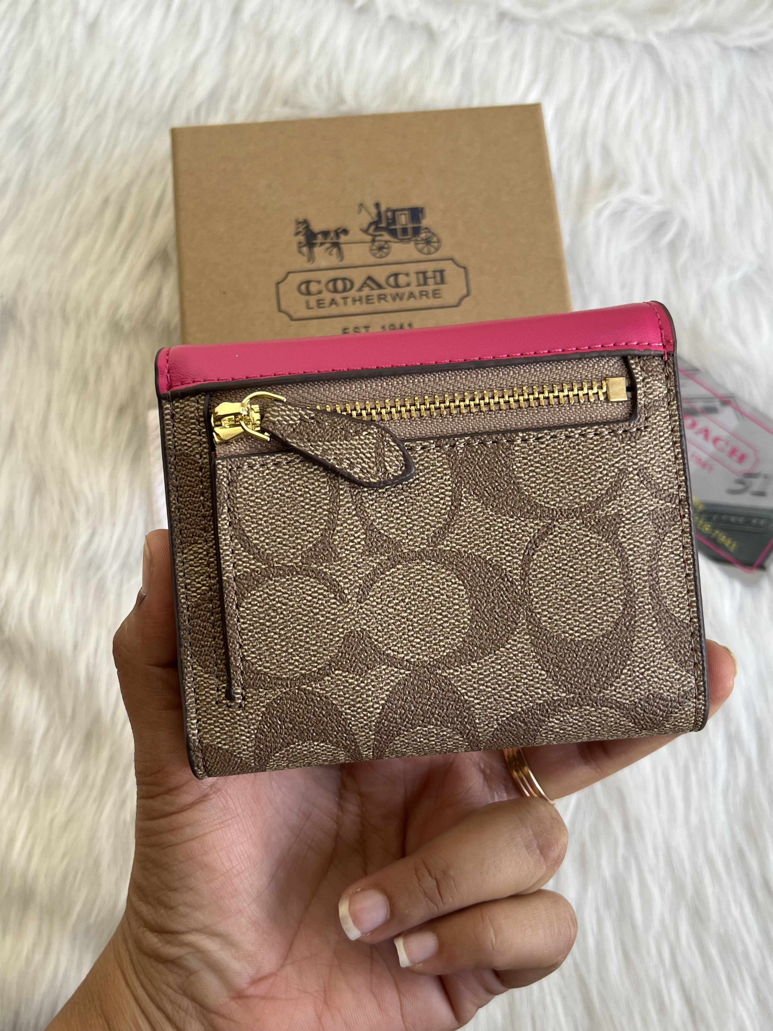 Coatch_119_3Fold_Wallet_With_OriginalBox_DustCover_Card