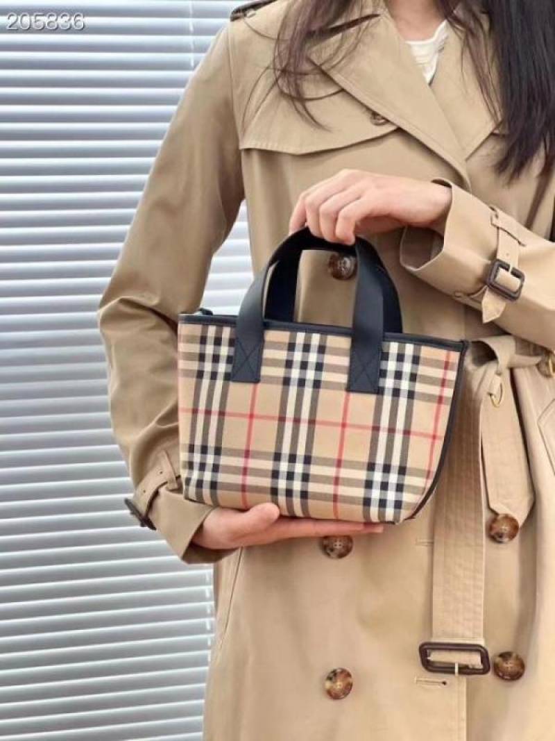 Burbberry Classic Check Tote Hand Bag With OG Box & Dust Bag (Checks - 1154)