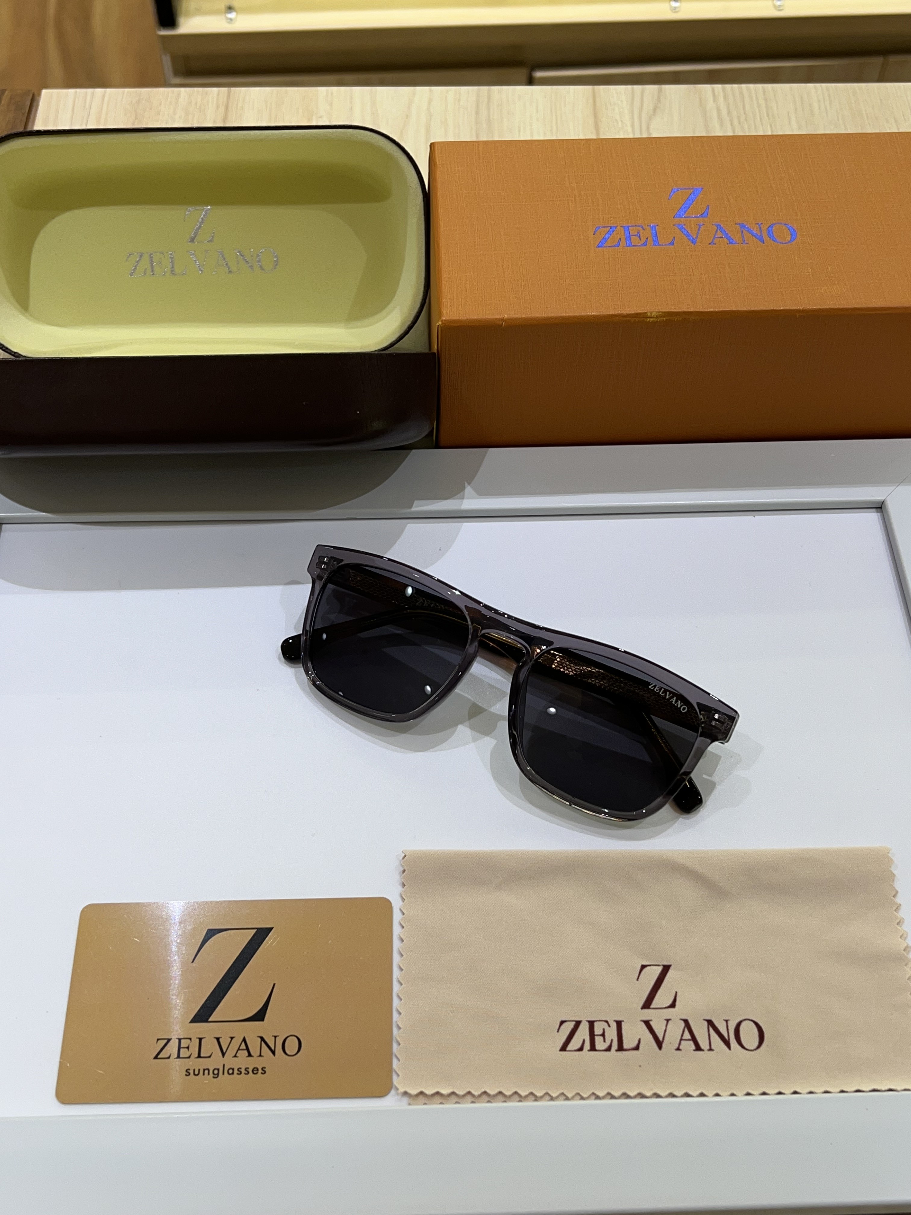 Zelvano 2808 grey black