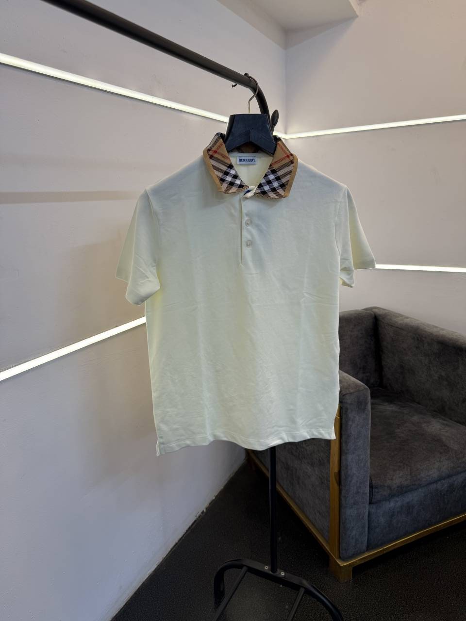 Burbery imported polo tshirt cream
