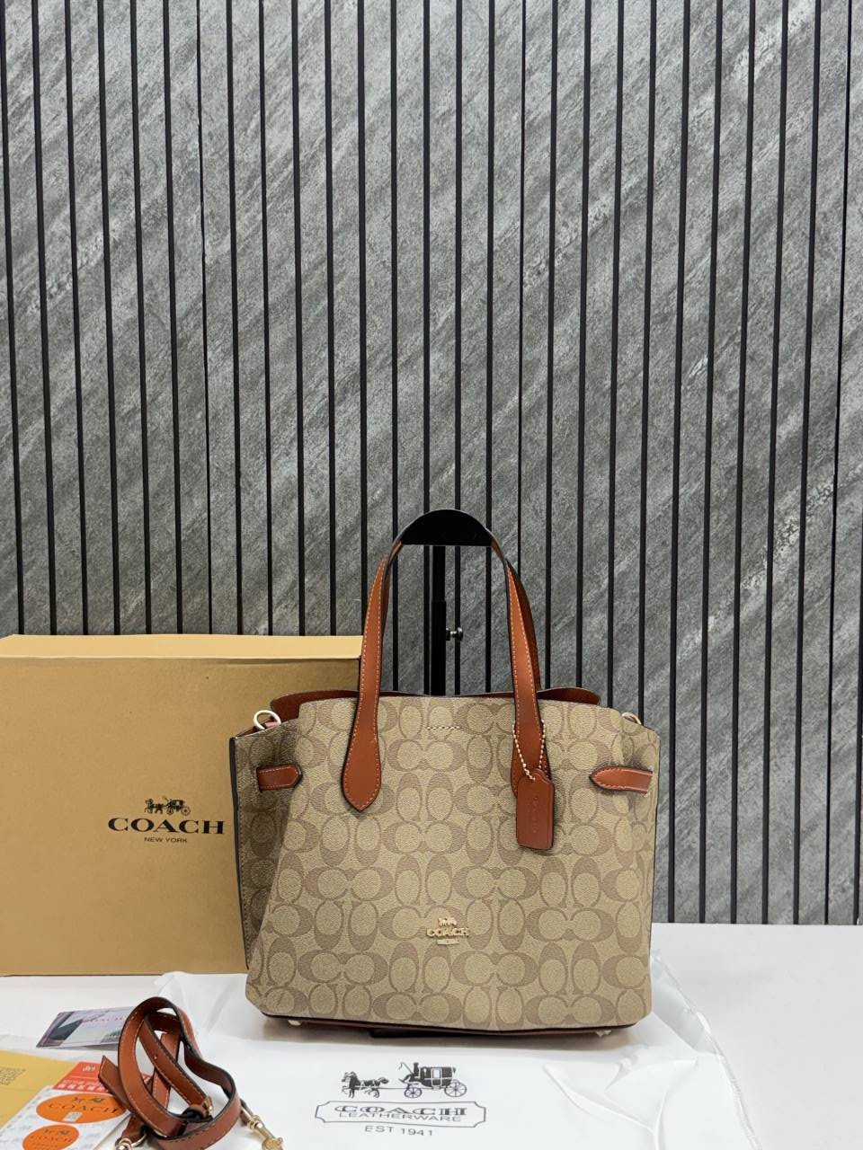 Coacch Hanna CarryAll Medium Satchel Bag With Original Box & DustCover