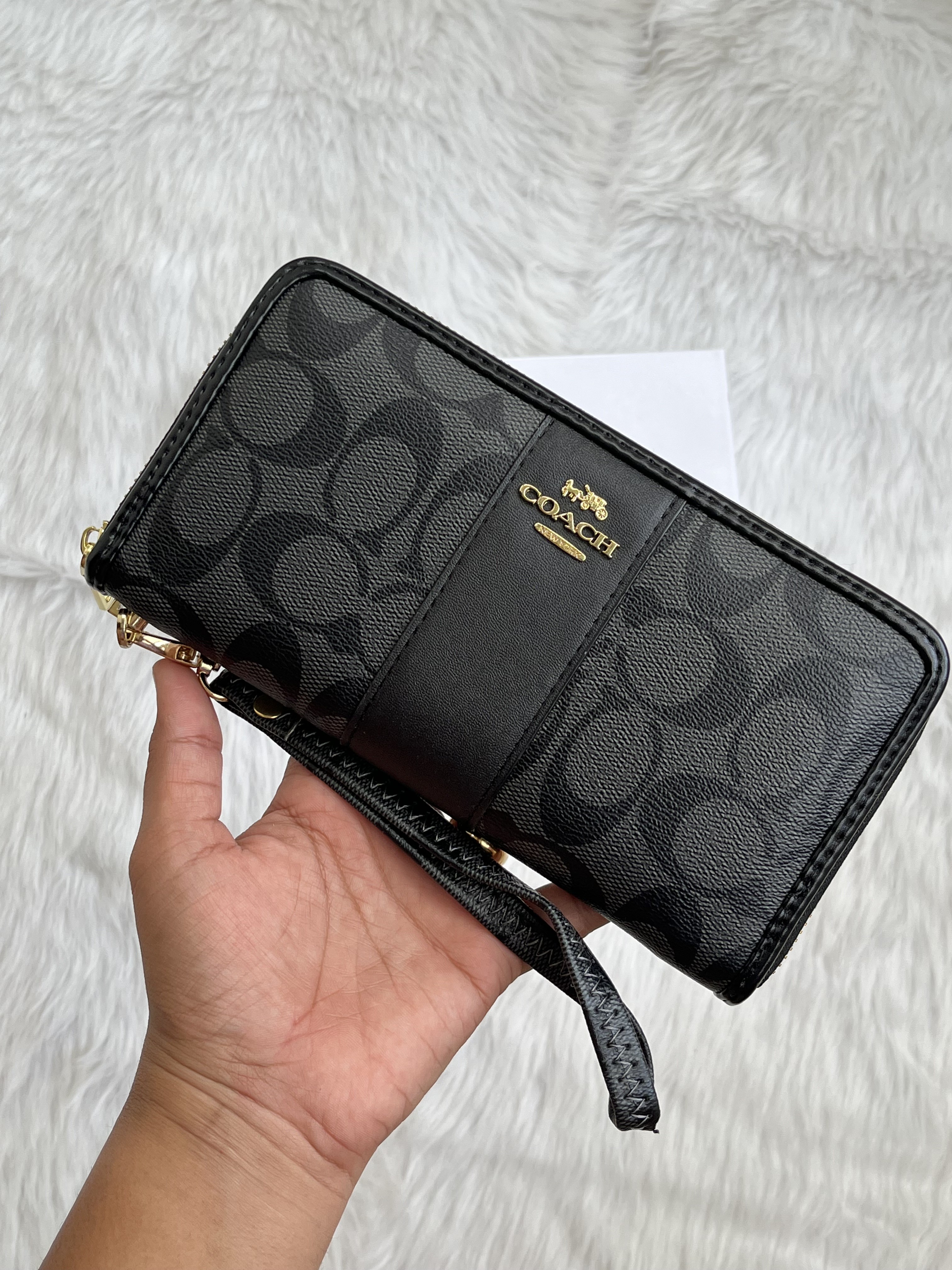 Coach_82_BLk_Zippy_Wallet_With_Original_Box