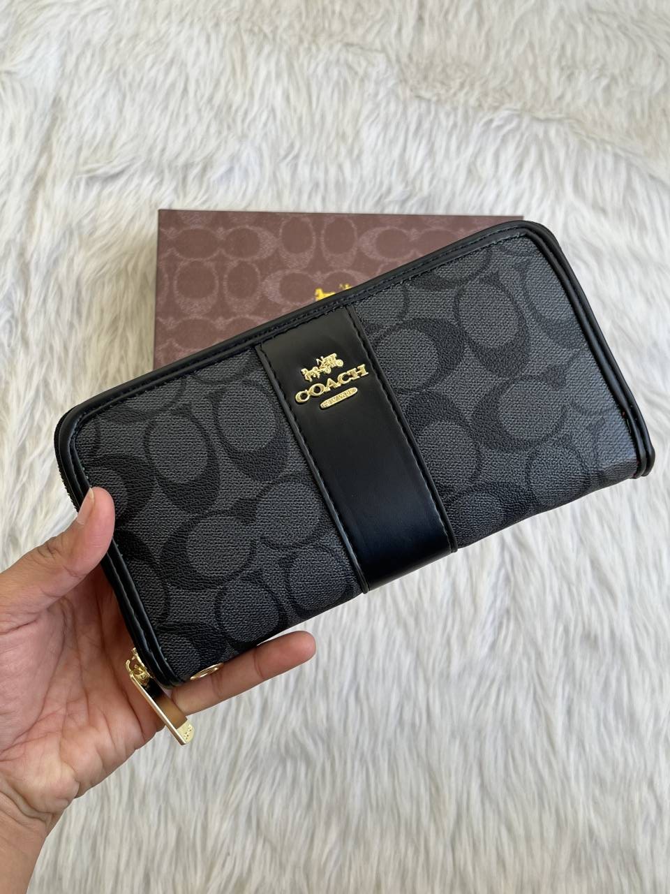 Coacch_127-Blk_Long_Zippy_Wallet_With_OriginalBox