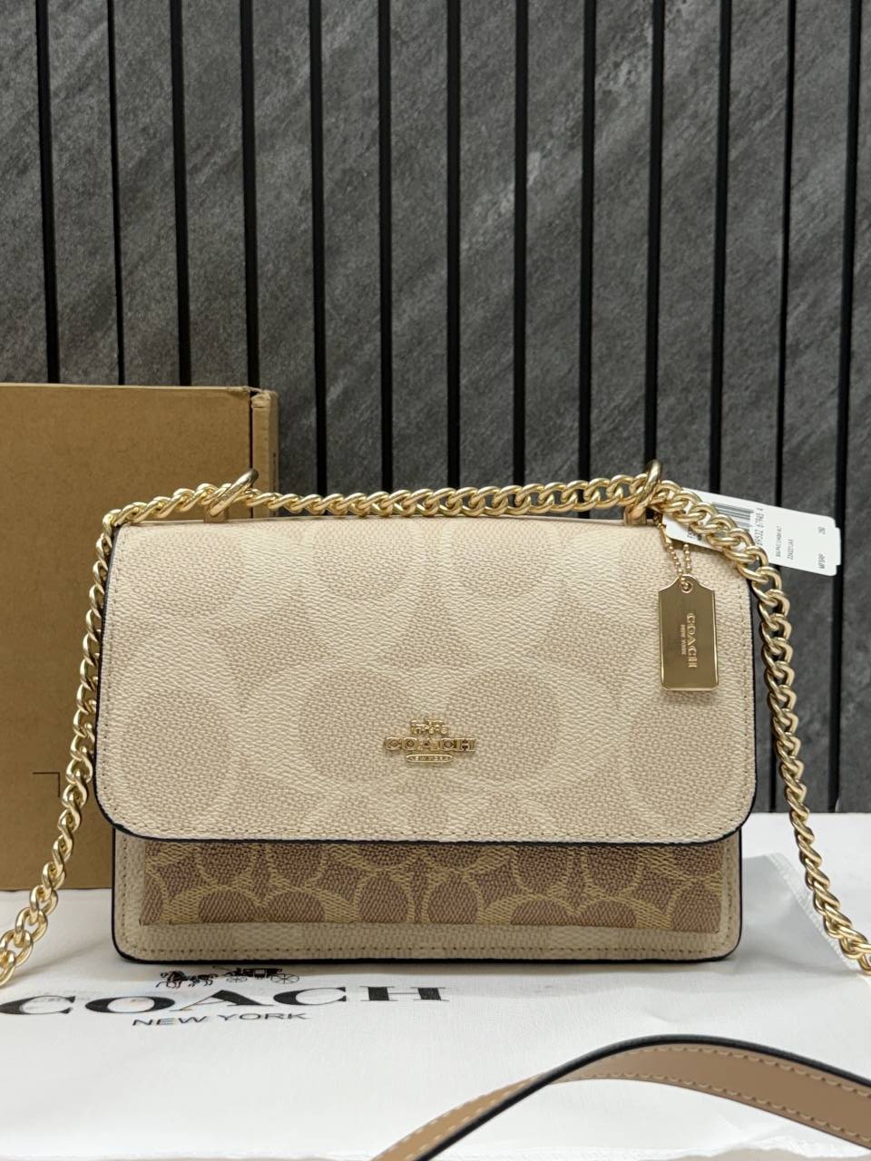 Coacch Klare Highend ShoulderBag With OriginalBox & DusTCover Metal Tag