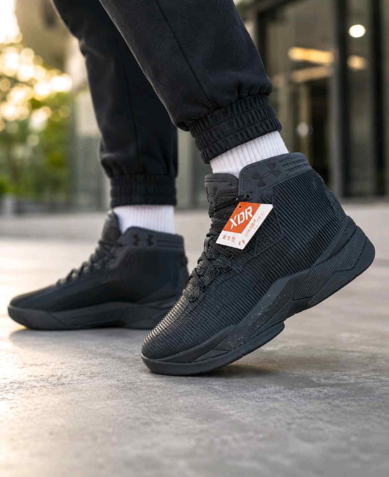 Underr Armour Curry 2.5 Triple Black 6107