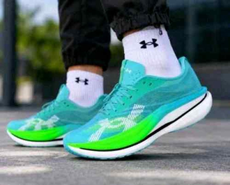 Under Armouurr Velociti Elite Bright Green 749