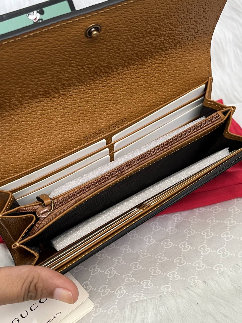 Guchi_X_Disney_MickyMouse_GG_Wallet_With_OriginalBox_DustCover_Cards_Tags_Highend