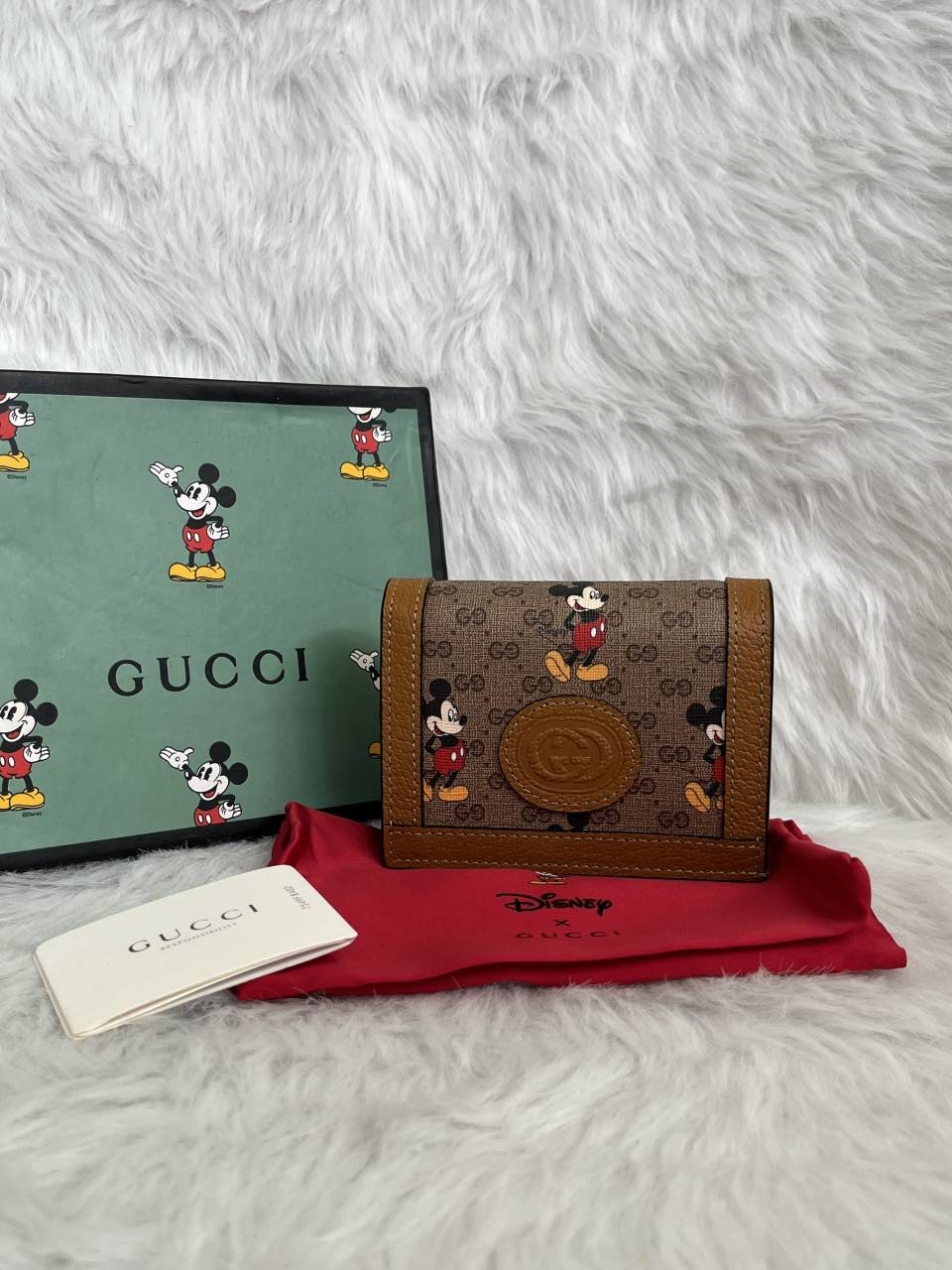Guchi_X_Disney_Premium_Coded_TwoFold_Wallet_With_OriginalPacking