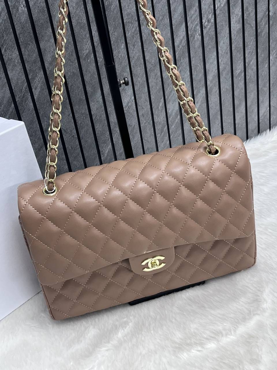 Chennel_Jumbo_Extra_Large_Size_Leather_ShoulderBag_With_OriginalPacking