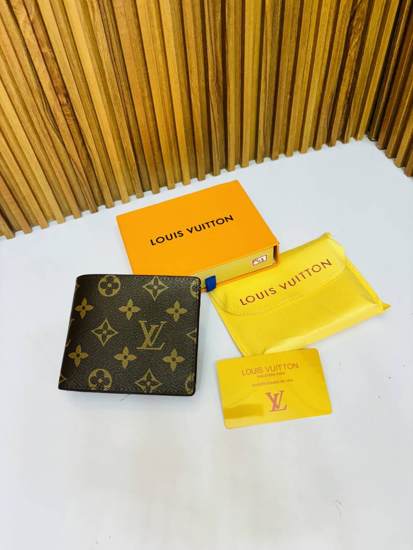 114 LV LOIUS VUTTON PREMIUM QUALITY WALLET