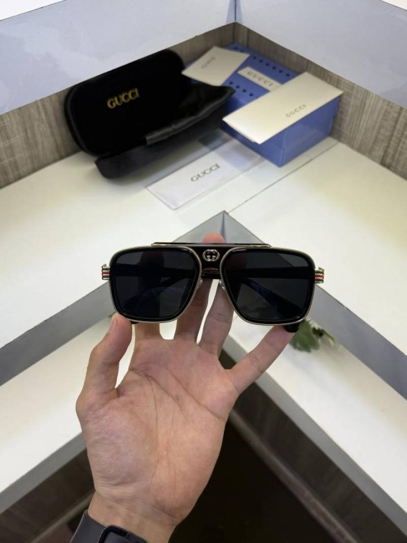 Guchi 1295 Gold Black sunglass